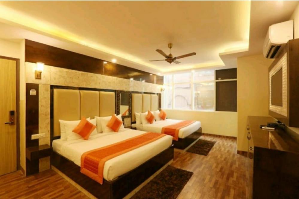 Hotel Plazzo New Delhi Eksteriør billede