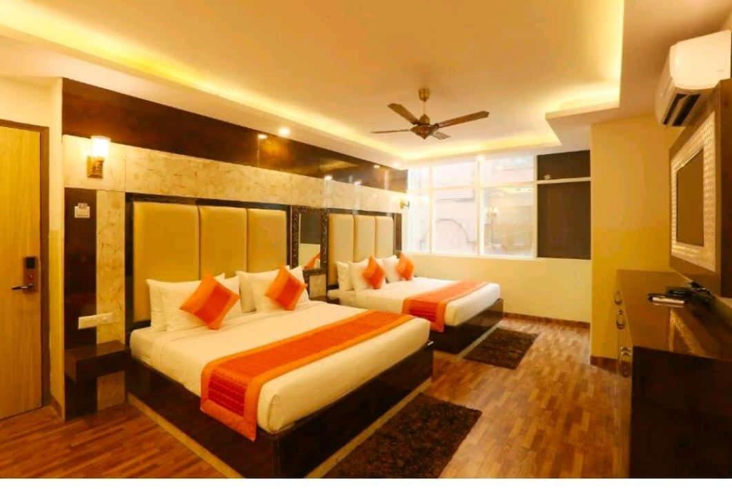 Hotel Plazzo New Delhi Eksteriør billede